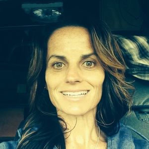 Meet your Posher, Emmanuelle